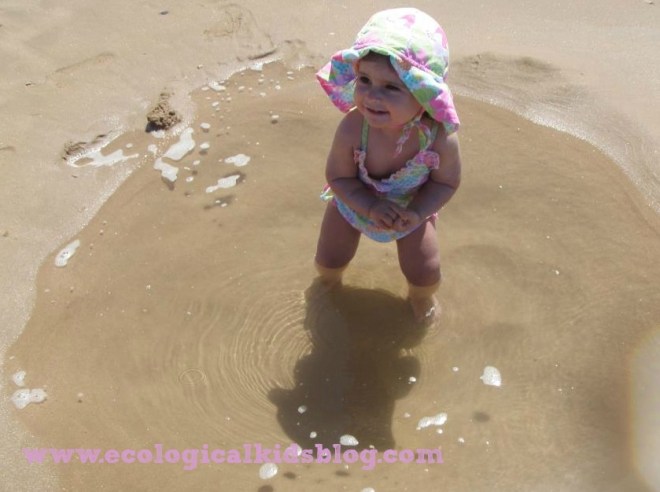 A linda Matilde, bebé da nossa cliente Telma Santo, aqui linda com uma fralda de natação integrada em fato de banho