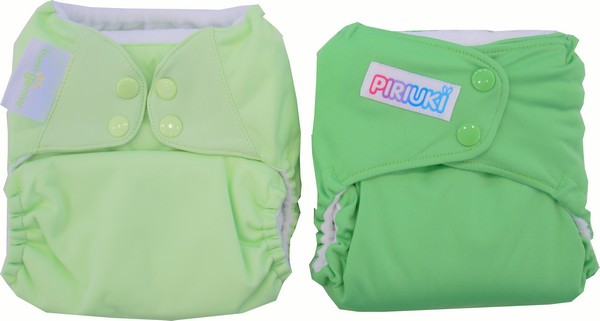 Uma fralda sem sobreposição de mola (Bumgenius) e uma com a mola sobreposta (Piriuki v3)